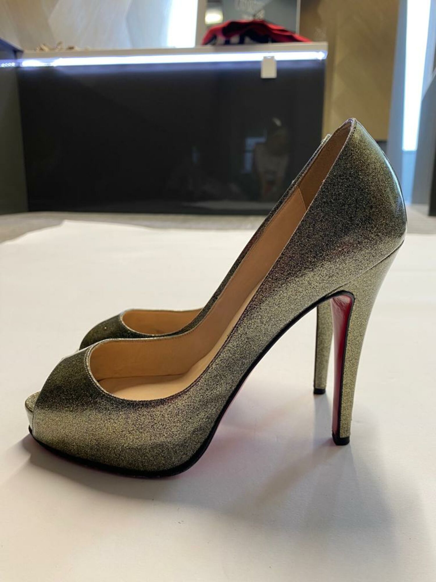 Christian louboutin new hot sale very prive 12 patent